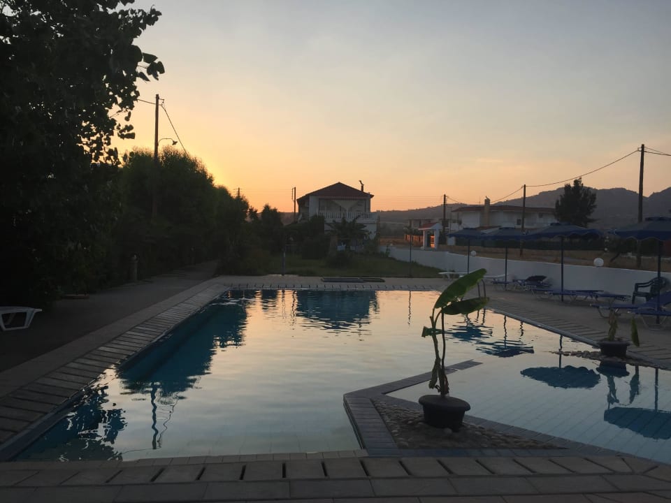 Beim Sonnenuntergang, wundervoll  Hotel Helga's Paradise