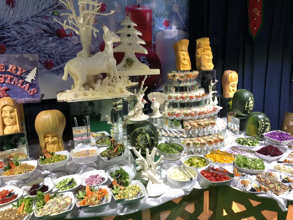 Das Zelt am Strand mit dem Weihnachtsbuffet  Pickalbatros White Beach Resort - Hurghada