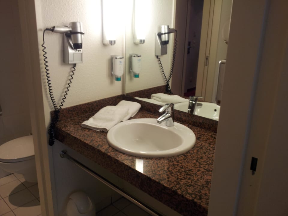 Bad Hotel NH Hamburg Altona