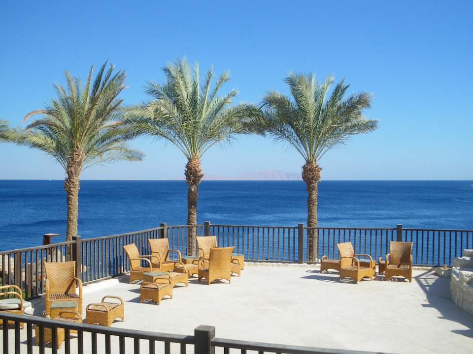 Blick vom "Cliffrestaurant" auf die Insel Tigan The Grand Hotel Sharm El Sheikh