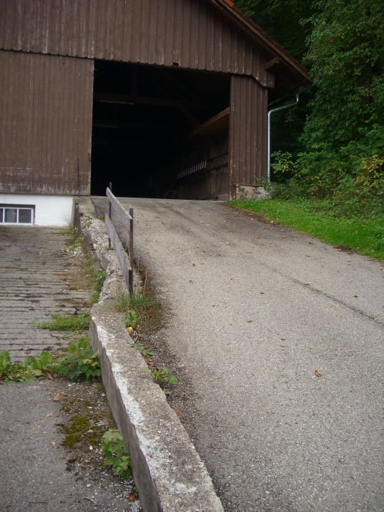Zugang zur FeWo ausschließlich durch diese Scheune Ferienwohnung An der Mühle 10