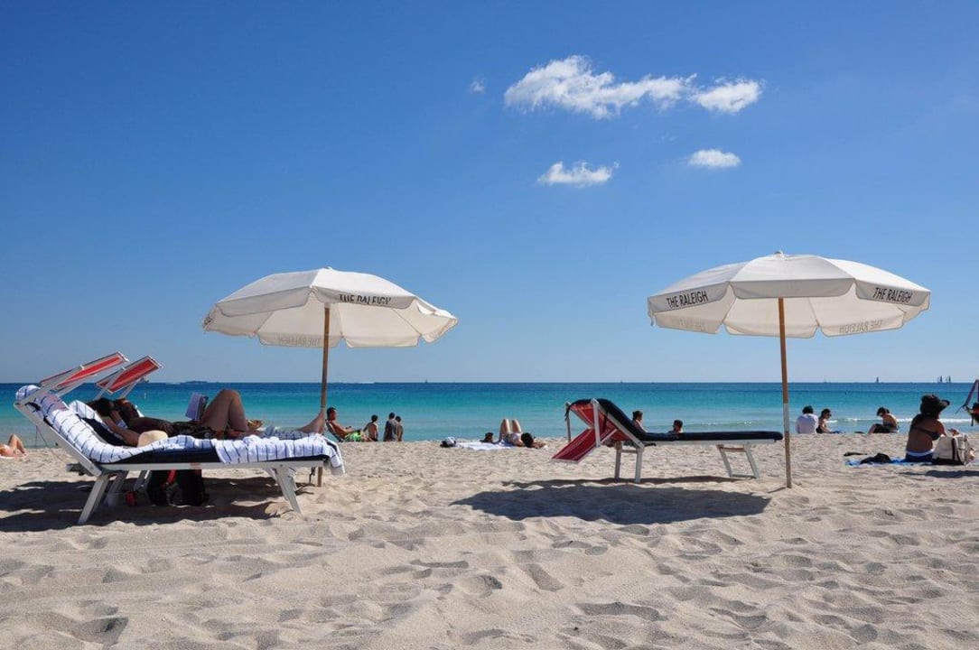 Strand Hotel The Raleigh