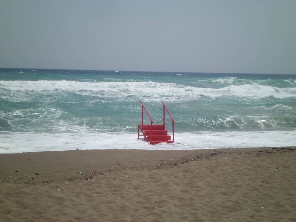 Stürmisches Meer Hotel Calypso Beach