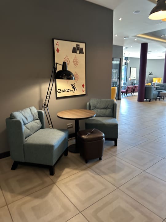 Lobby Premier Inn Saarbrücken City Congresshalle