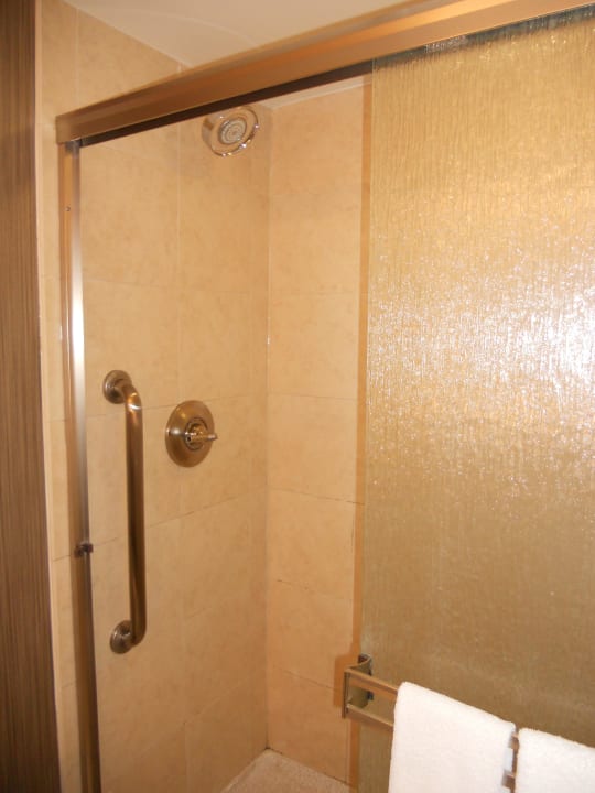 Dusche mit Schiebetür, nicht Vorhang! Hotel Sheraton at the Falls