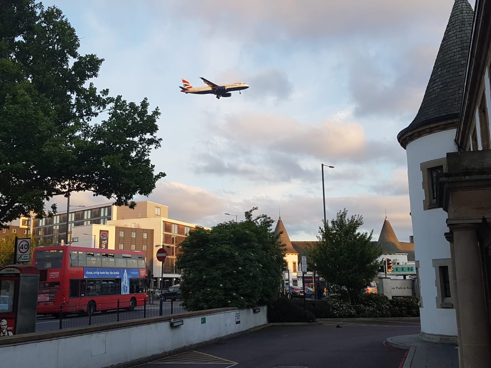 Außenansicht DoubleTree by Hilton London Heathrow Airport