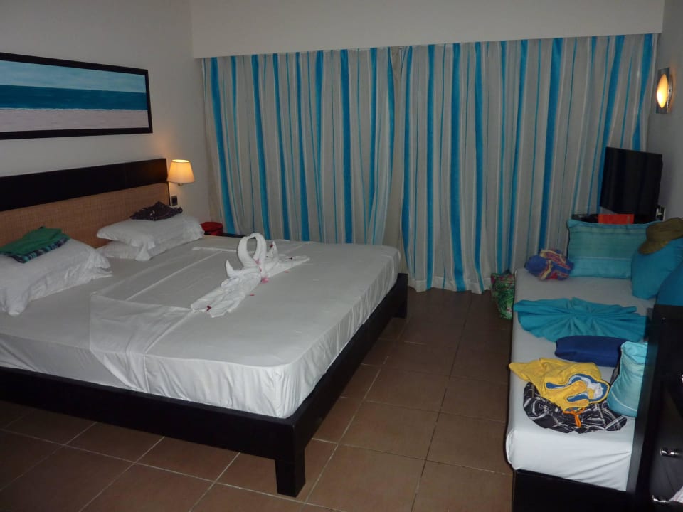 Bett mit  extra Liege noch super schön Pearle Beach Resort & Spa