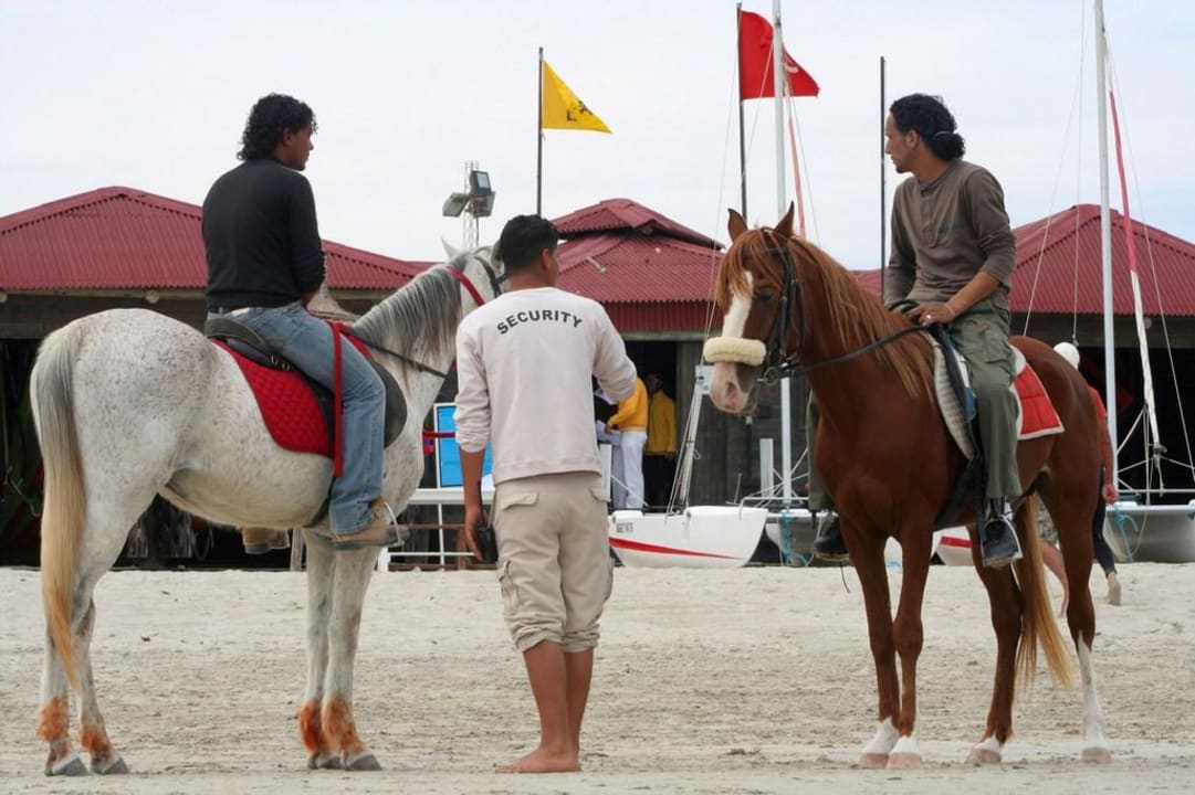 Security am Hotel-Strand TUI MAGIC LIFE Penelope Beach