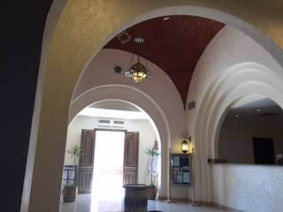 Lobby Rohanou Beach Resort