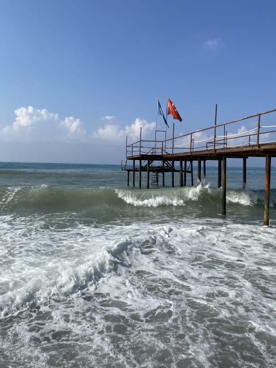 Strand Club Turtas Beach Hotel