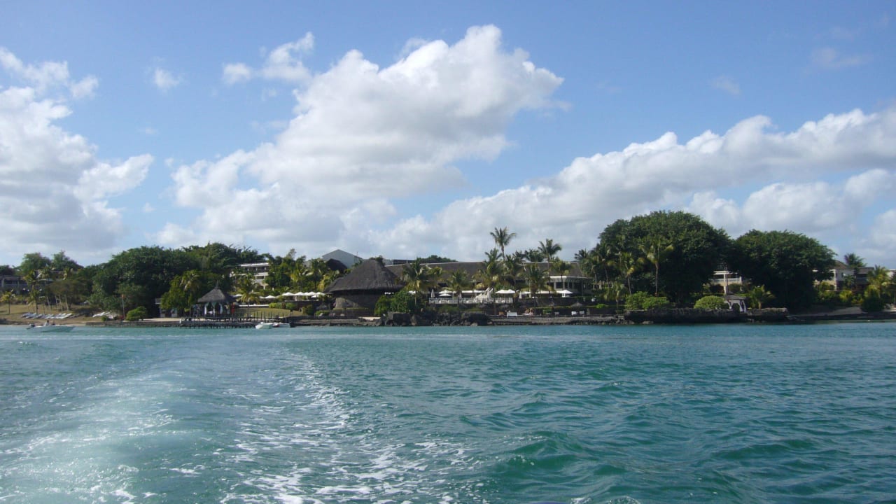 Ausblick vom Meer zur Anlage Maritim Resort & Spa Mauritius