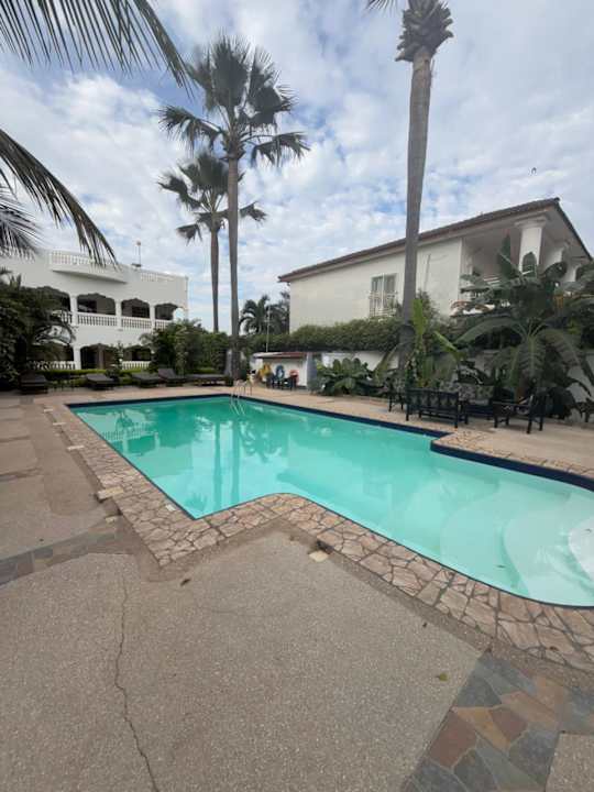 Pool Dulaa Deema Residence Brufut Heights