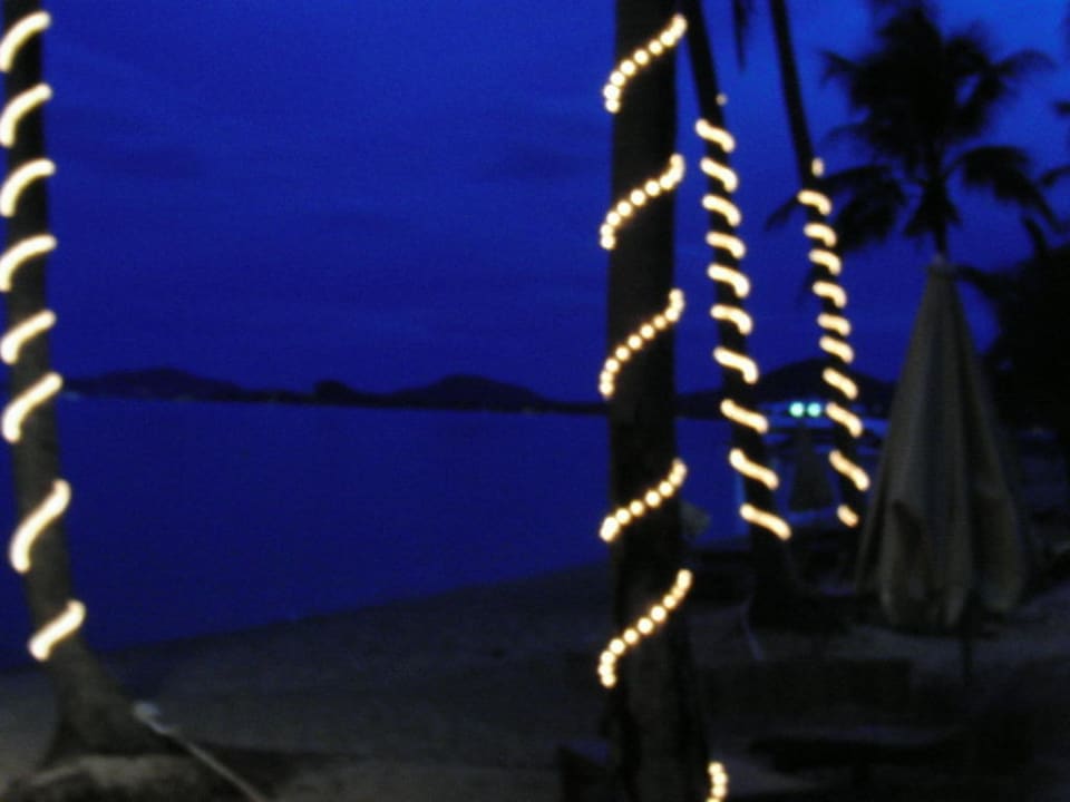 Der Strand am Abend Pinnacle Samui Resort