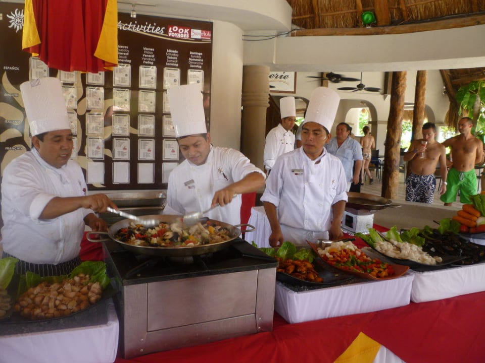 Show-Cocking am Strand Catalonia Playa Maroma