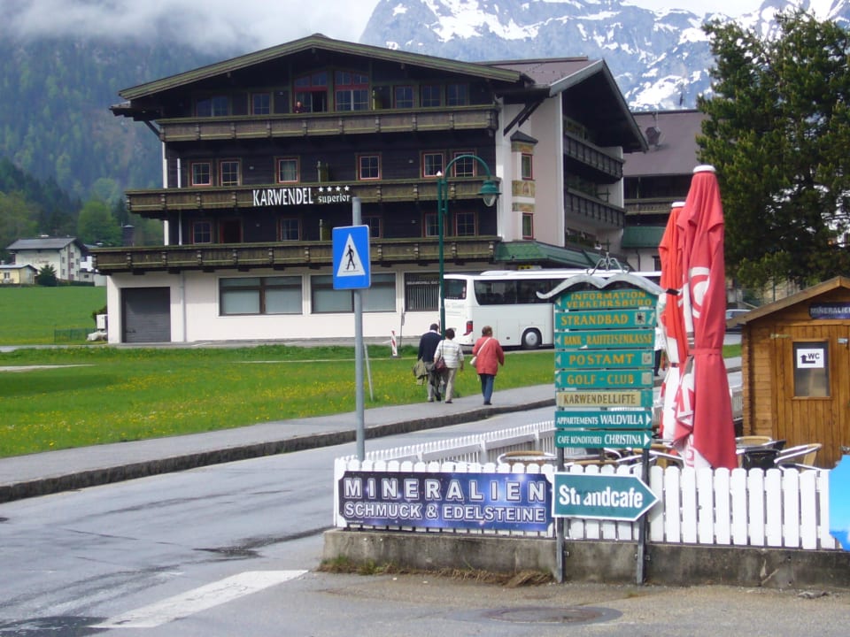 Ansicht von der Straße Das Karwendel - Ihr Wellness Zuhause am Achensee