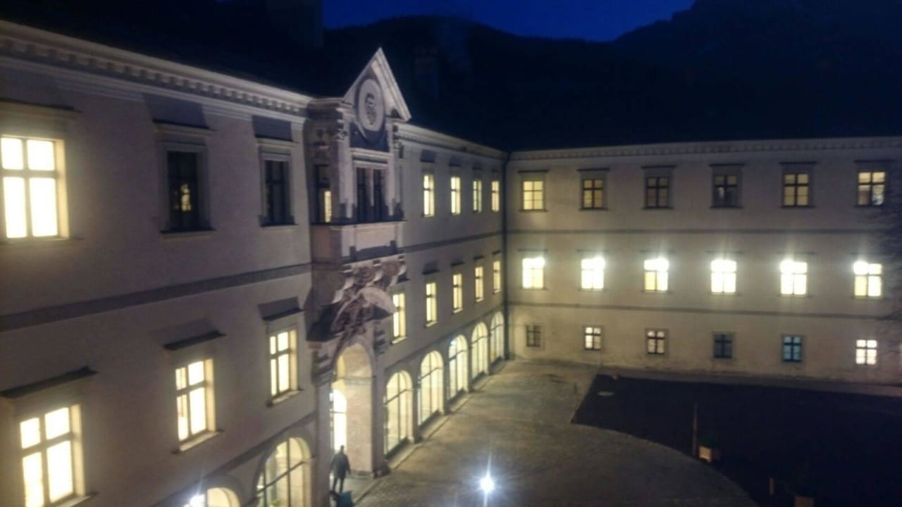 Ausblick aus dem Zimmer in den Stiftshof JUFA Hotel Spital am Pyhrn