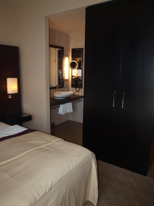 Blick vom Schreibtisch Lindner Hotel Vienna Am Belvedere, part of JdV by Hyatt