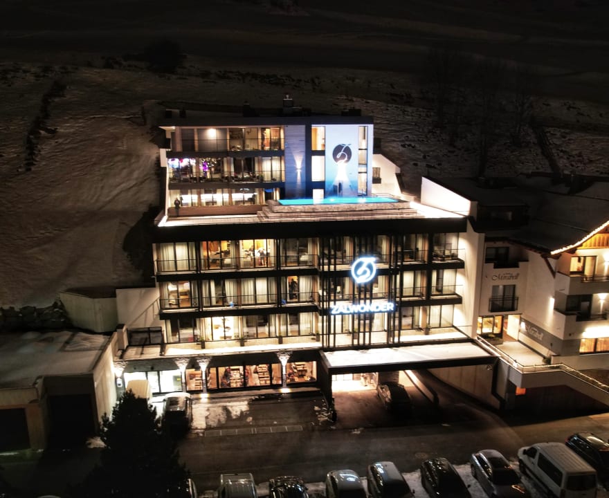 Außenansicht Hotel Zalwonder