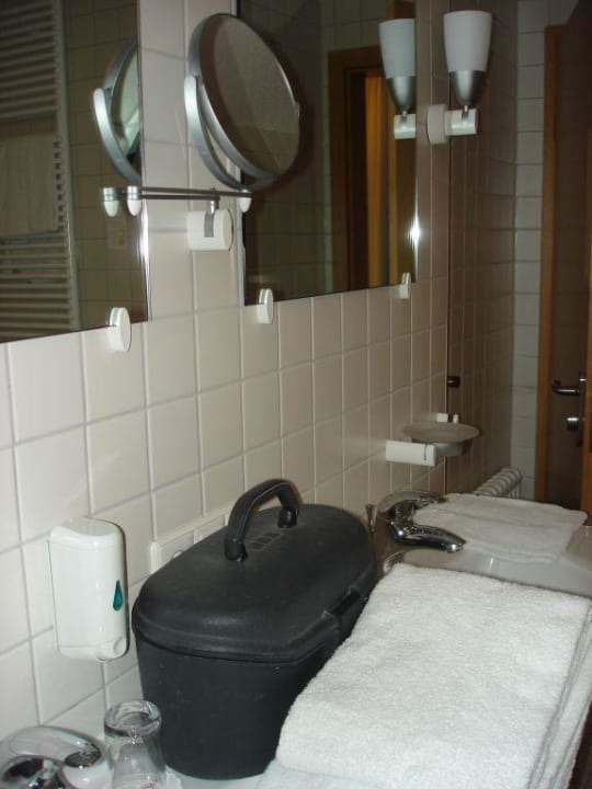 Bad mit Doppelwaschbecken Parkhotel Jordanbad