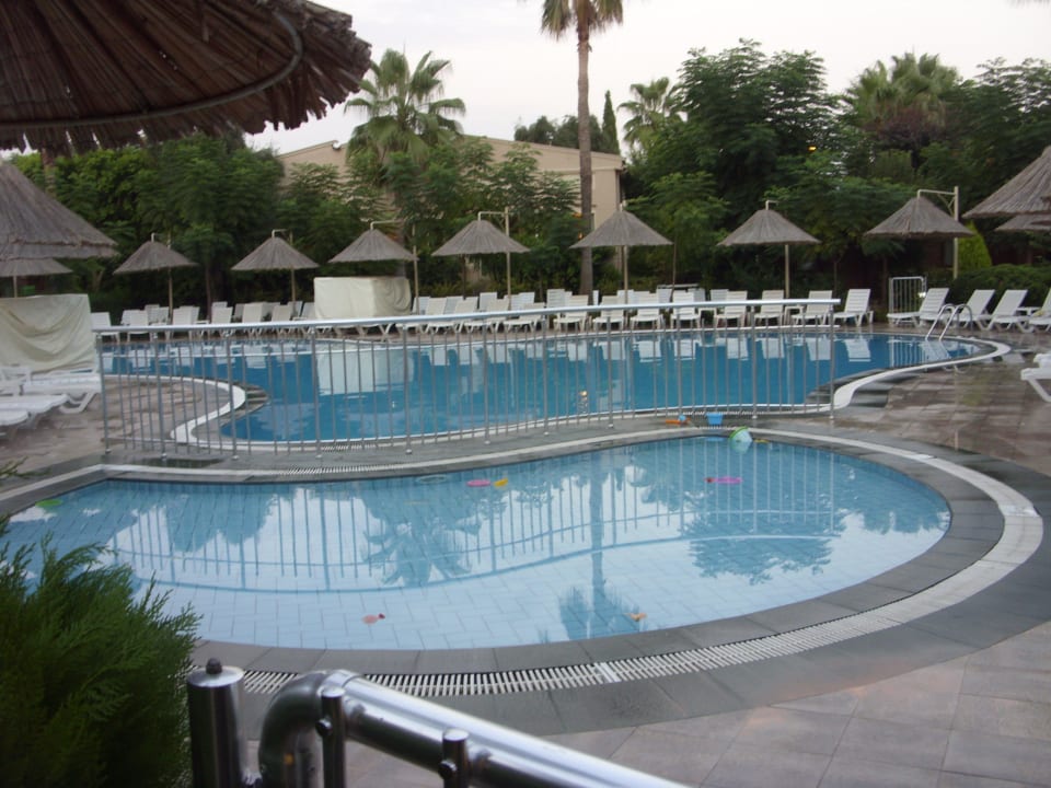 Pool am Abend Can Garden Beach