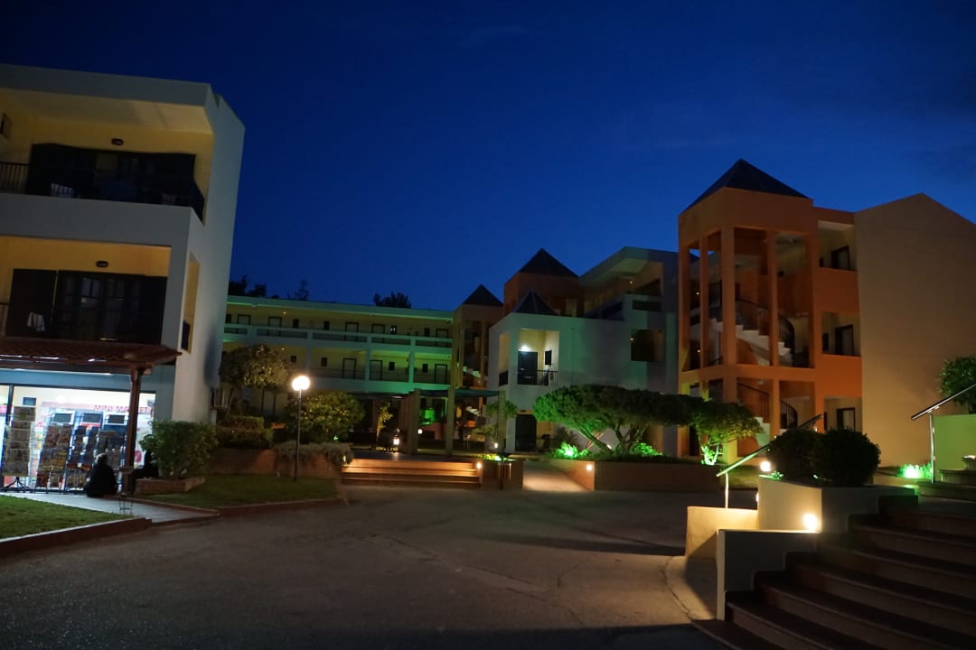 Außenansicht Atrium Hotel