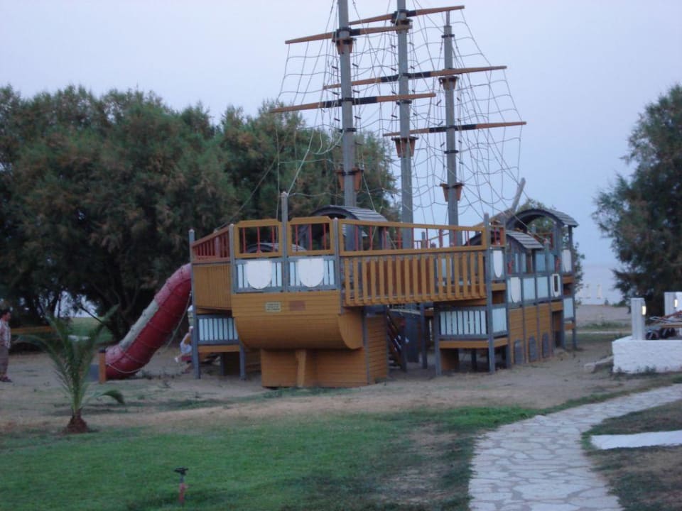 Spielplatz Domes Aulūs Zante, Autograph Collection