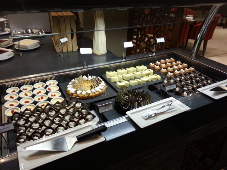 Lecker und kalorienreich DoubleTree by Hilton Resort & Spa Marjan Island