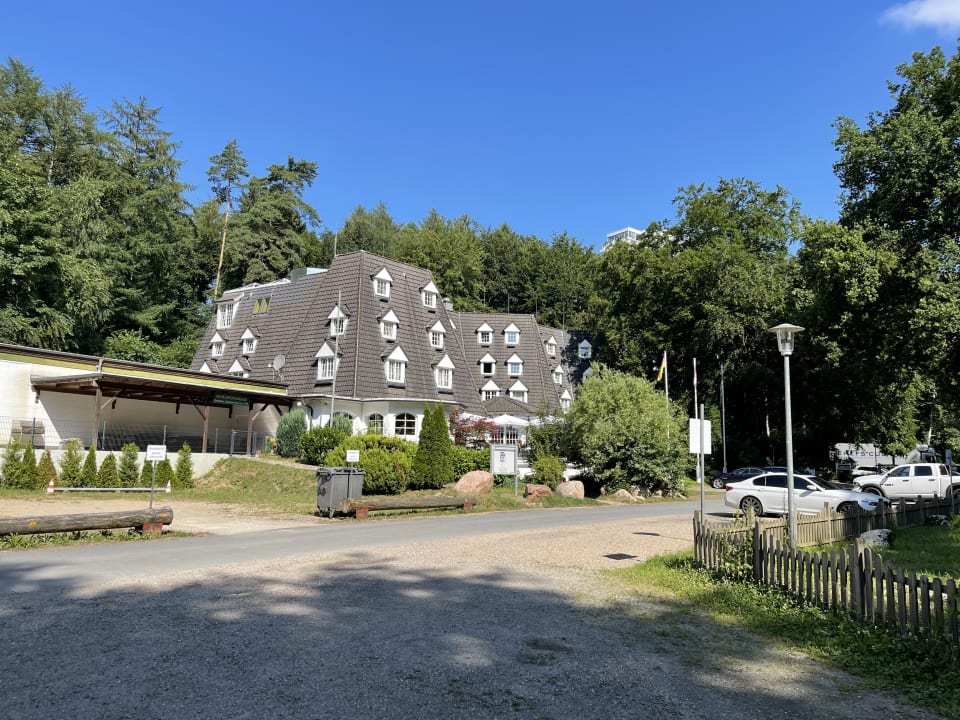 Außenansicht Hotel Waldhaus Reinbek