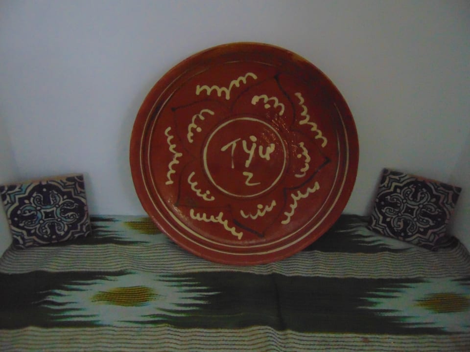 Zimmer Madrasah Polvon-Qori Boutique