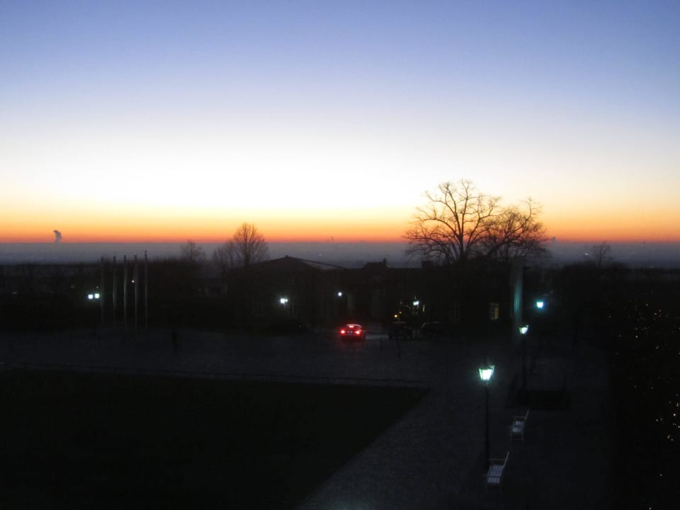 Sonnenuntergang mit Blick auf Köln-5 Althoff Grandhotel Schloss Bensberg