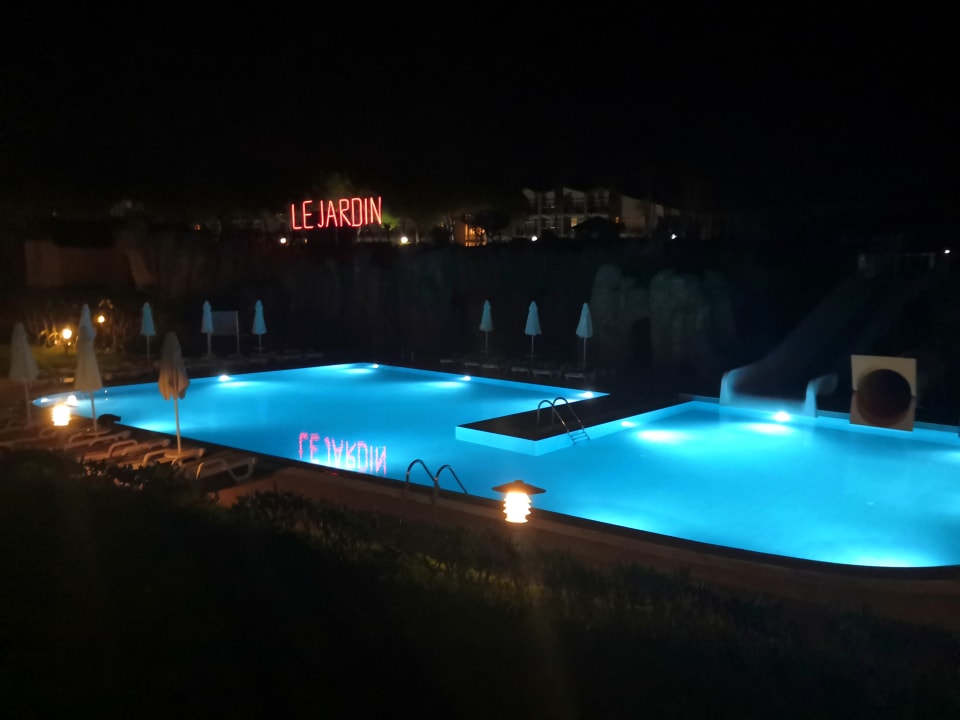 Pool Le Jardin Resort