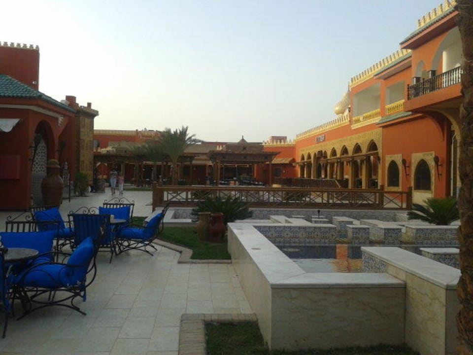 Die große Veranda Pickalbatros Alf Leila Wa Leila Resort - Neverland Hurghada
