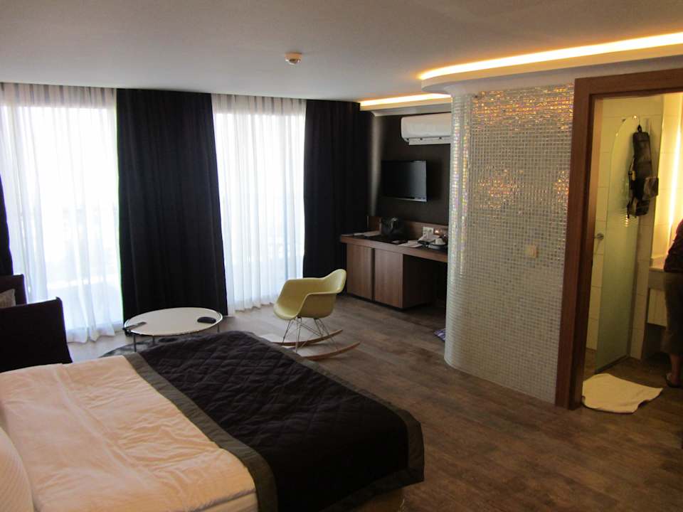 1408 Michell Hotel & Spa