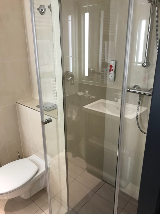 Zimmer IntercityHotel Berlin Hauptbahnhof