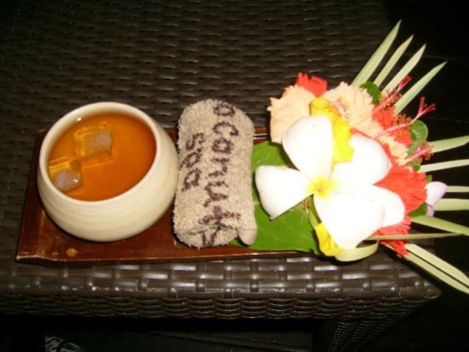 Wohlfühl-Willkommensgetränk im Spa Adaaran Select Hudhuran Fushi - Premium All Inclusive