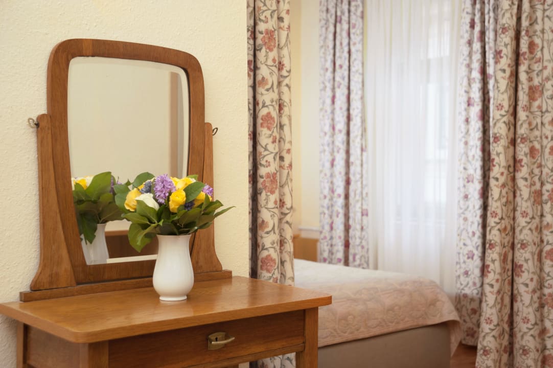 Doppelzimmer SUPERIOR / Doubleroom SUPERIOR Hotel Graf Stadion