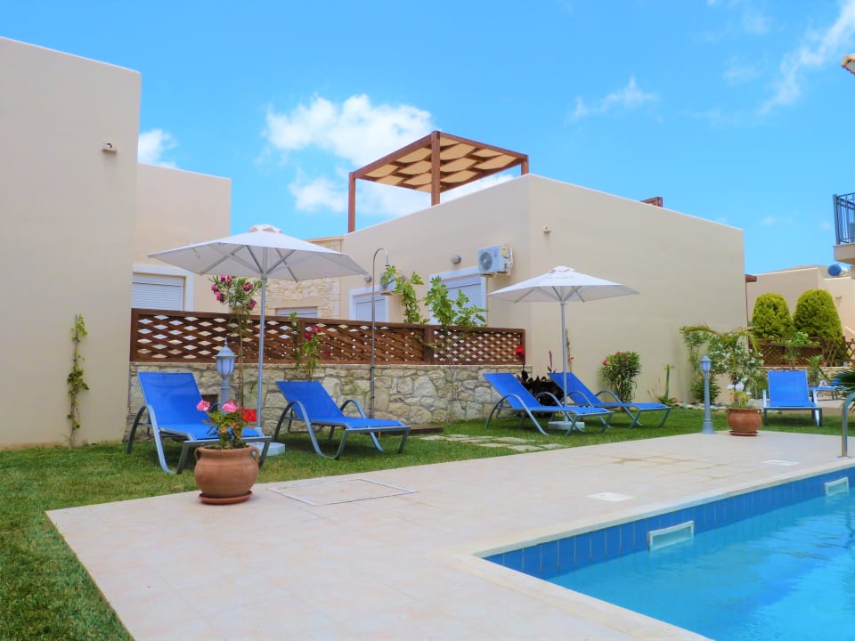 Pool Azure Beach Villas