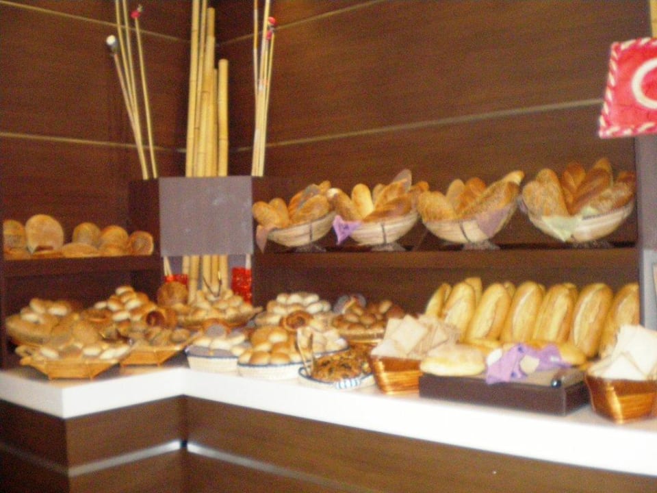 Bufet z pieczywem Cratos Premium