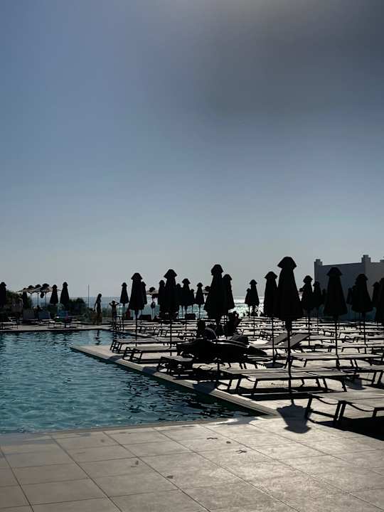 Pool Blue Sea Island