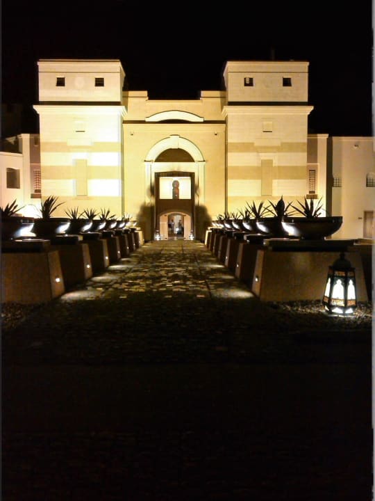 Eingangsbereich bei Nacht Pickalbatros Palace Hotel-Port Ghalib