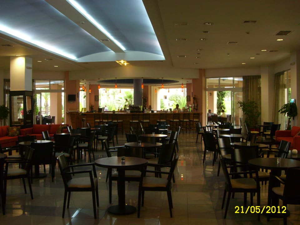 Main Bar Hotel Horizon Beach Resort