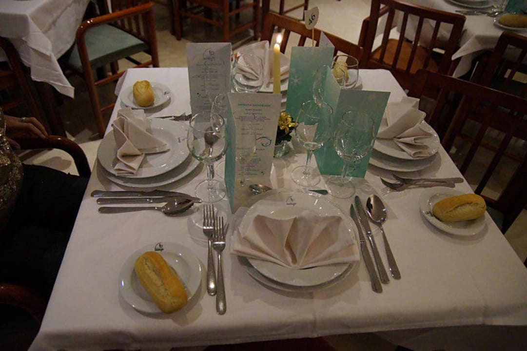 Schön gedeckt zu Silvester Aparthotel Fontanellas Playa