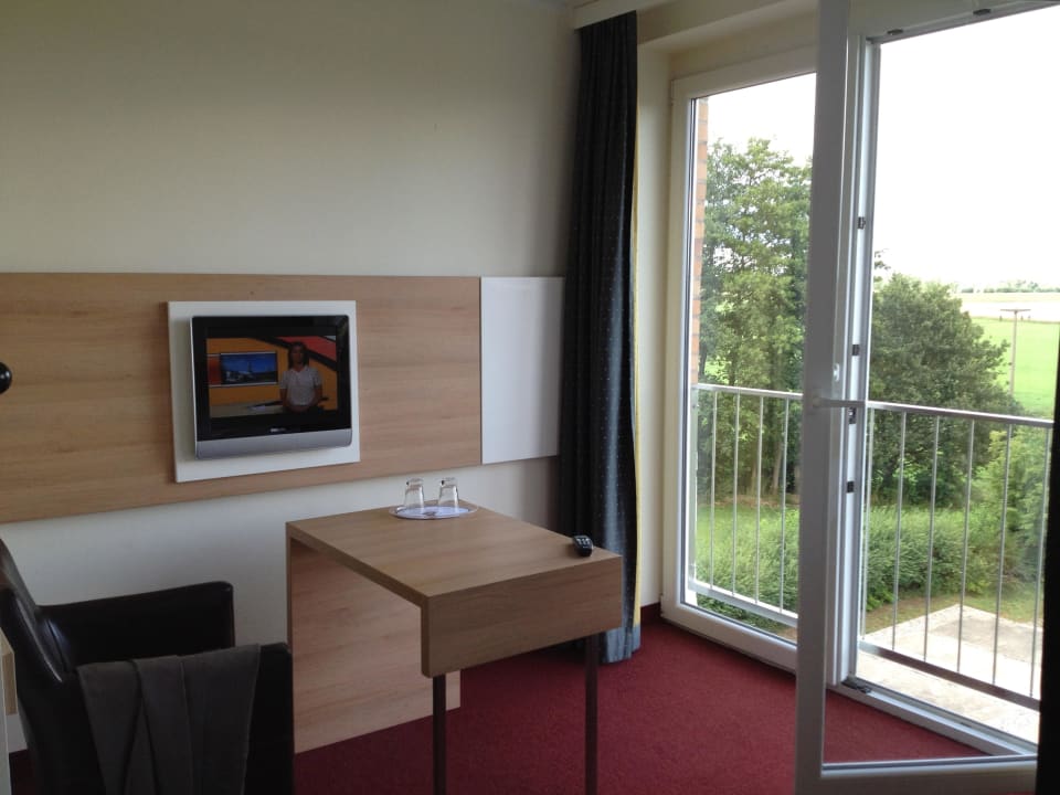 Flatscreen TV Trend Hotel