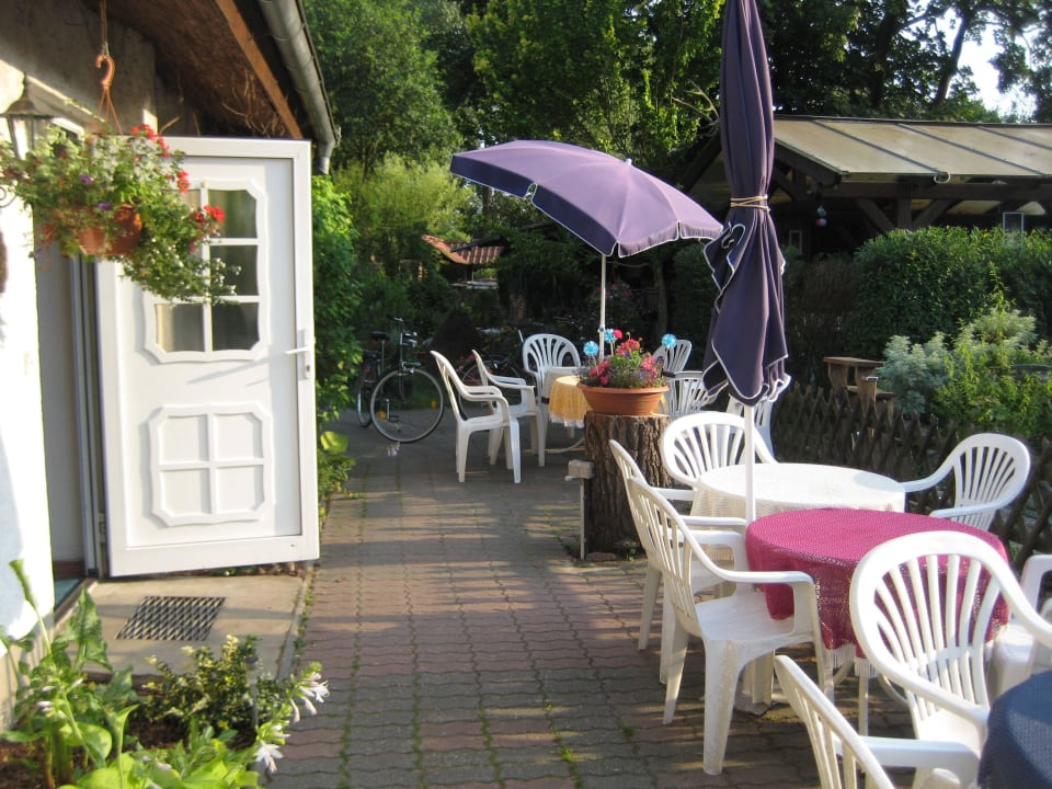 Vor dem Frühstücksraum Spreewaldpension Winzer in Straupitz