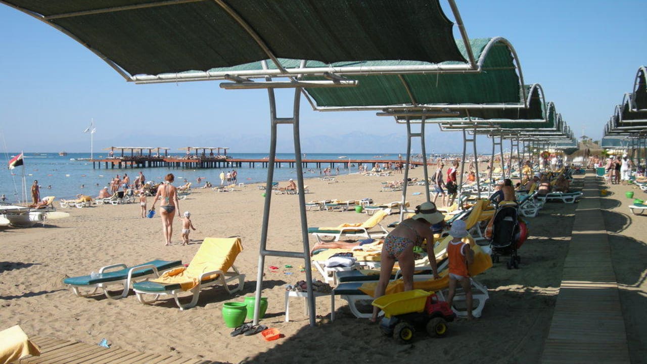 Liegen am Strand Papillon Zeugma Relaxury