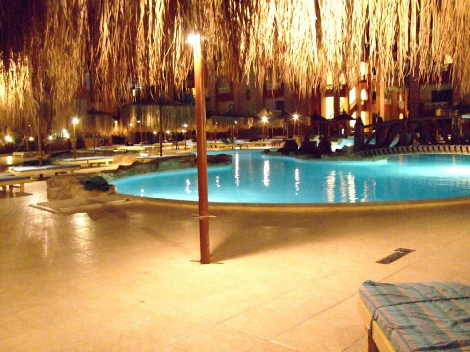 Pool bei Nacht Pickalbatros Aqua Park Resort - Hurghada