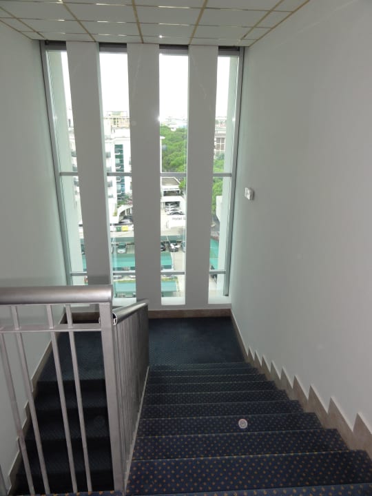 Blick ins Treppenhaus Hotel Parigi