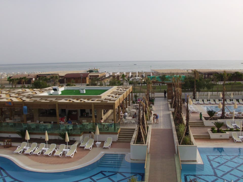 Blick auf Poolbar und Strand Sentido Trendy Verbena Beach