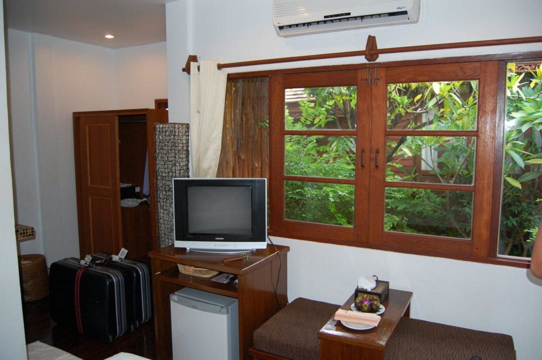 TV, Schrank und Minibar Samui Paradise Chaweng Beach Resort & Spa