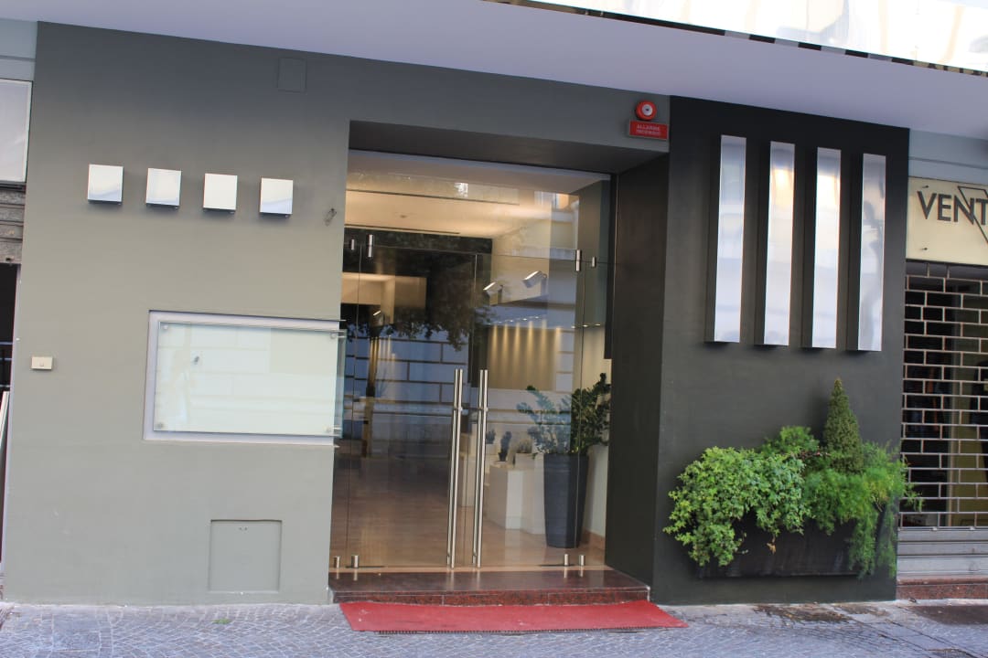 Вход в отель Hotel Montestella